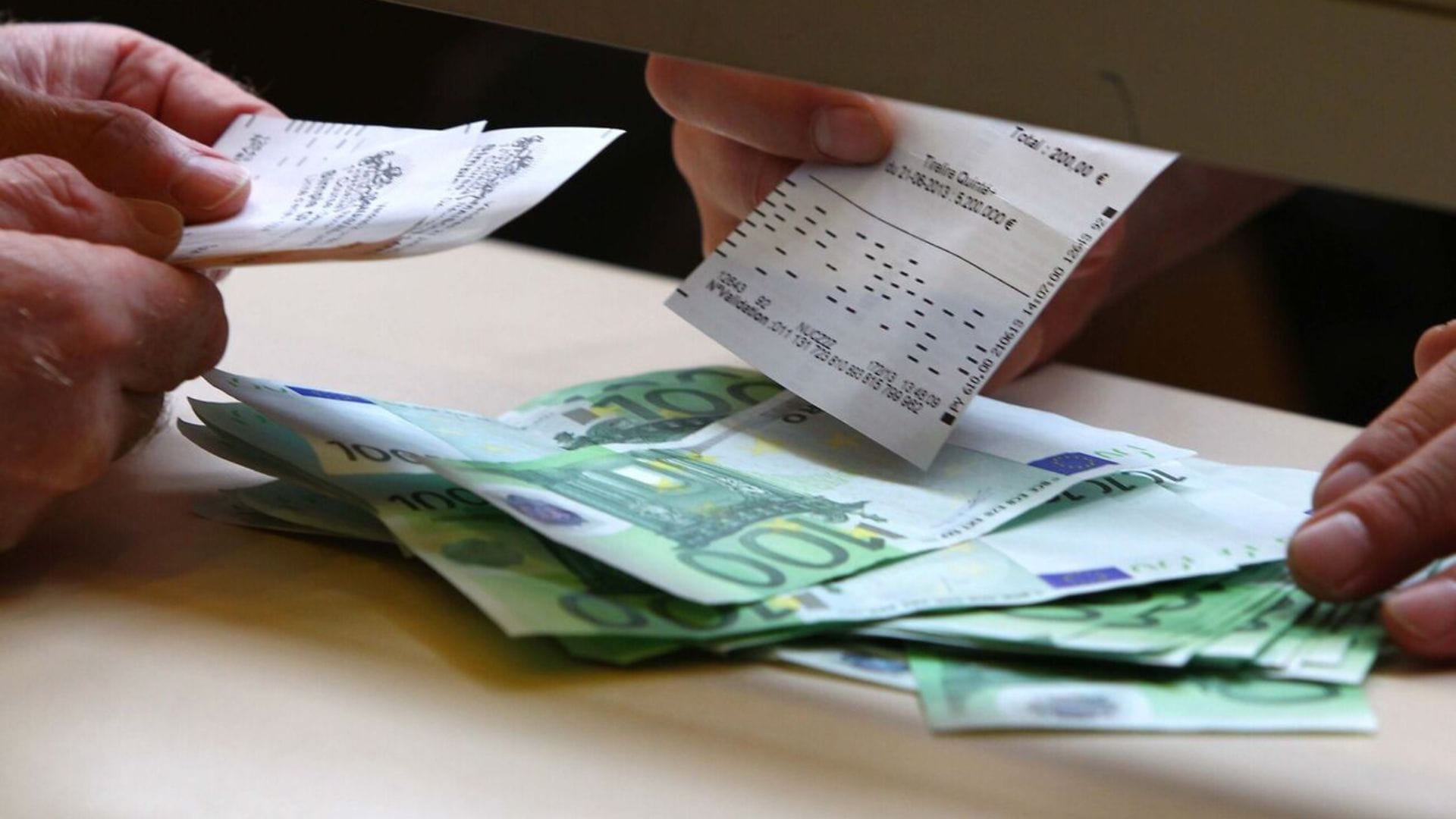 Between Growth Momentum and Declining Activity