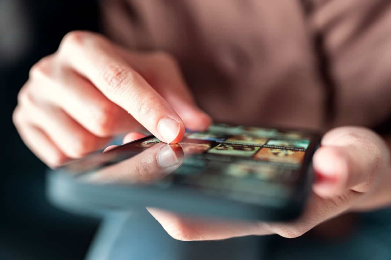 Online Gaming Drives Digital Revenue Growth in Spain